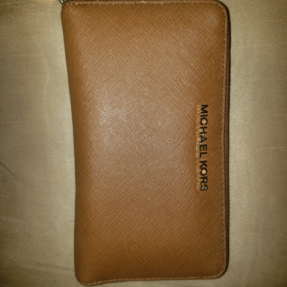 Micheal Kors wallet